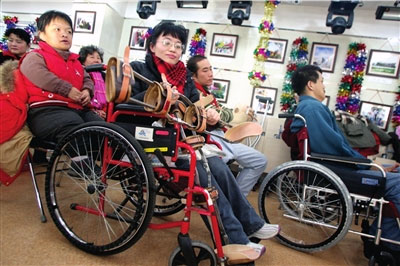 轮椅服务残障人士